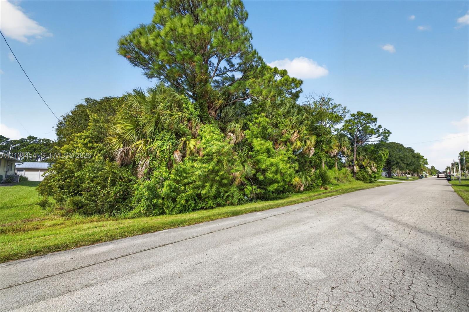 6001 Raintree Trail Property Photo 3