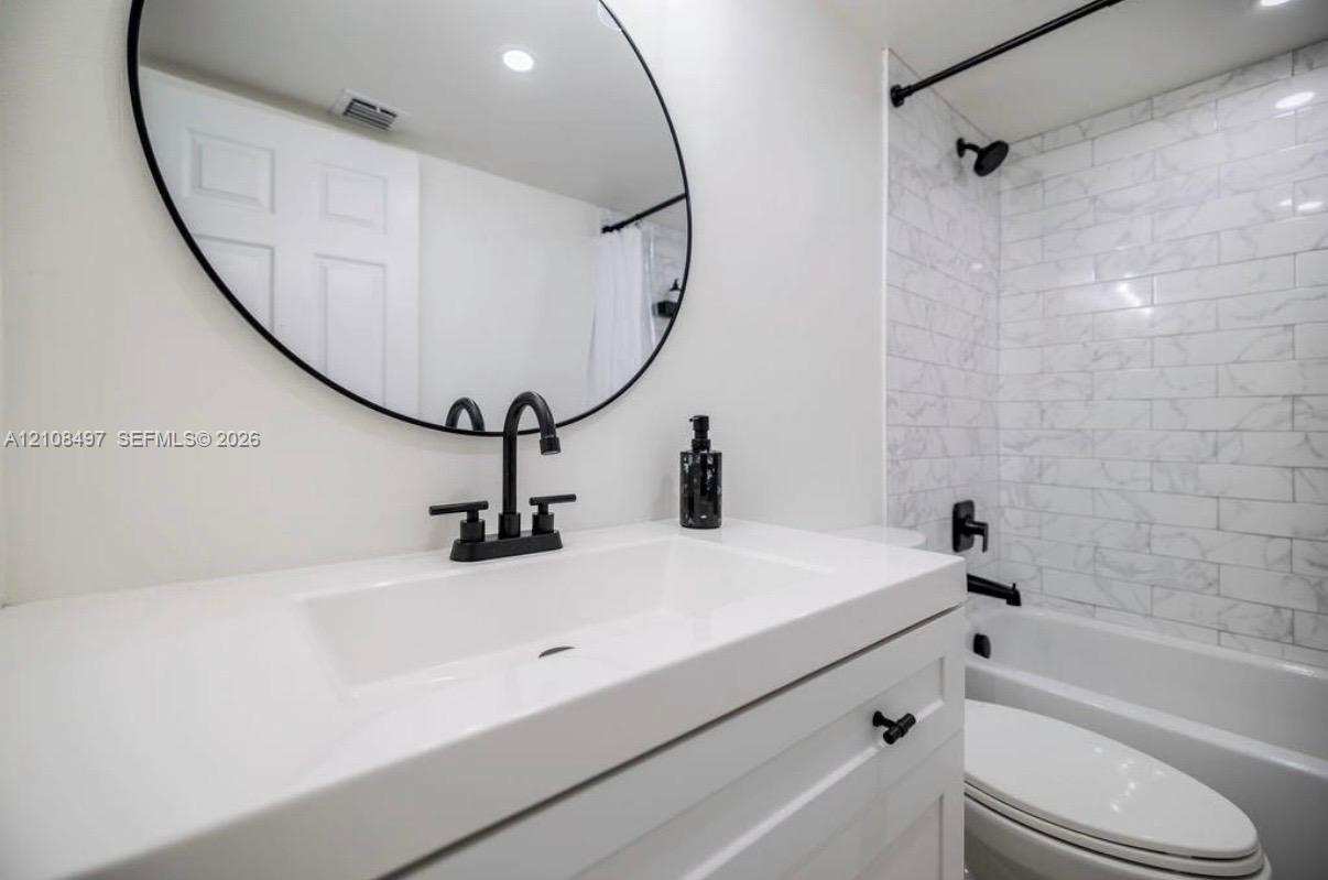6245 Sw 47th Manor 101 Property Photo 13