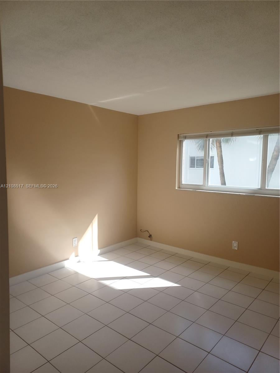 541 Blue Heron Drive 204 Property Photo 8