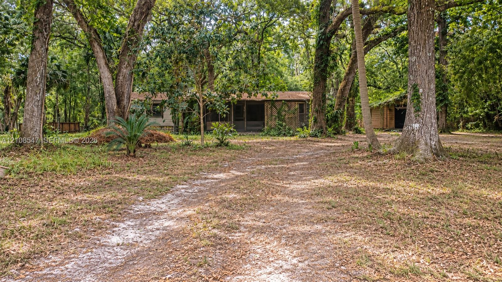 7925 S Leslie Point Property Photo 1