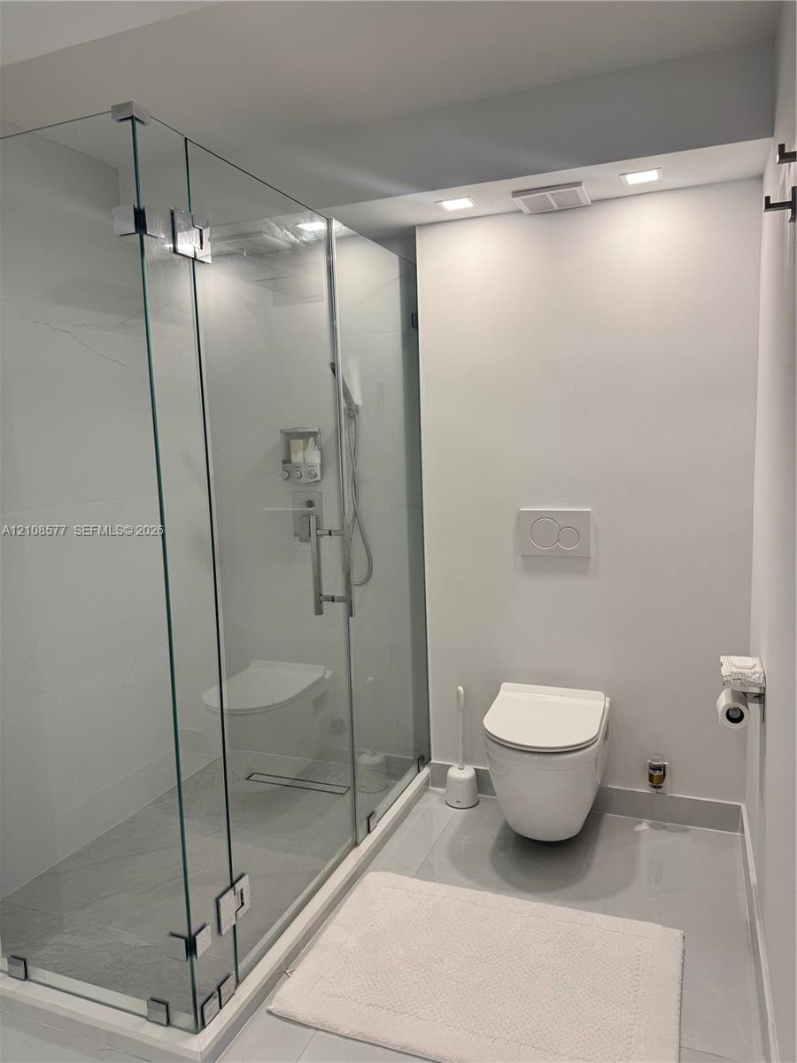 6039 Collins Avenue 715 Property Photo 18