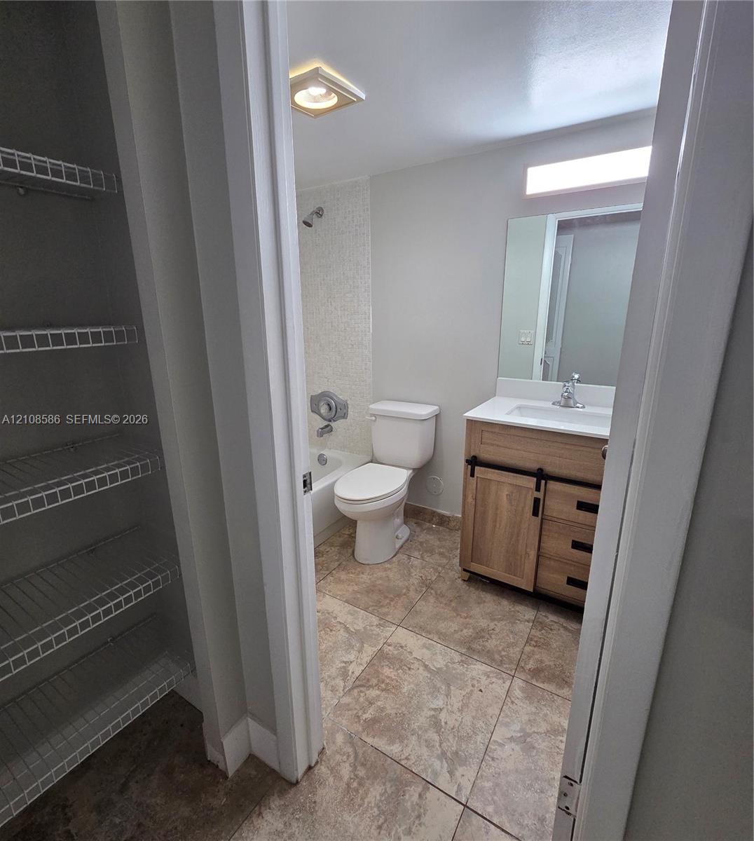 6075 N Sabal Palm Boulevard 110 Property Photo 11