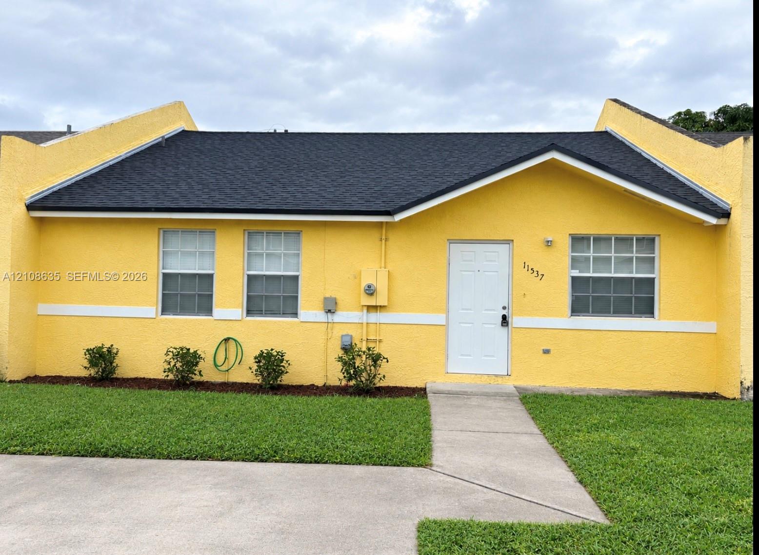 11537 Louis Street Property Photo 1