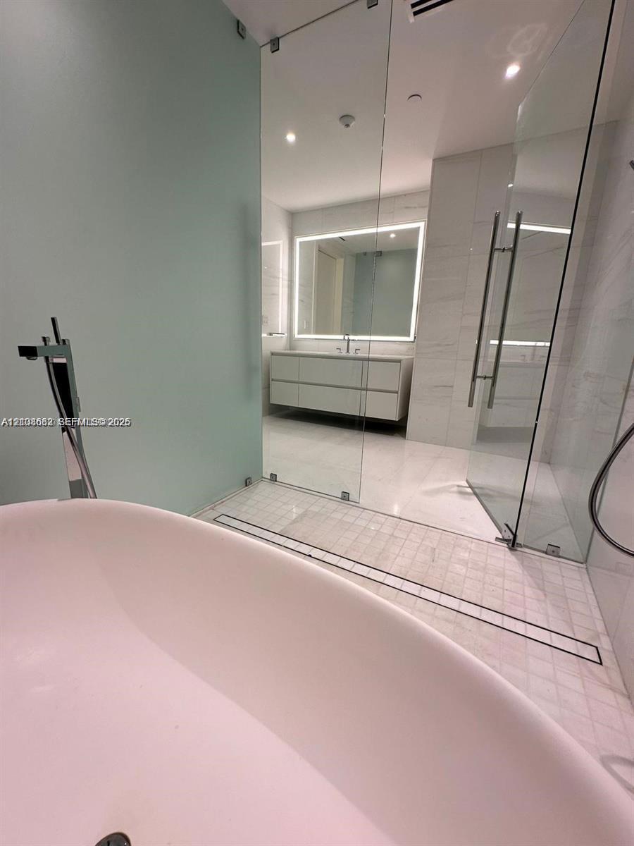 300 Biscayne Boulevard 2709w Property Photo 10