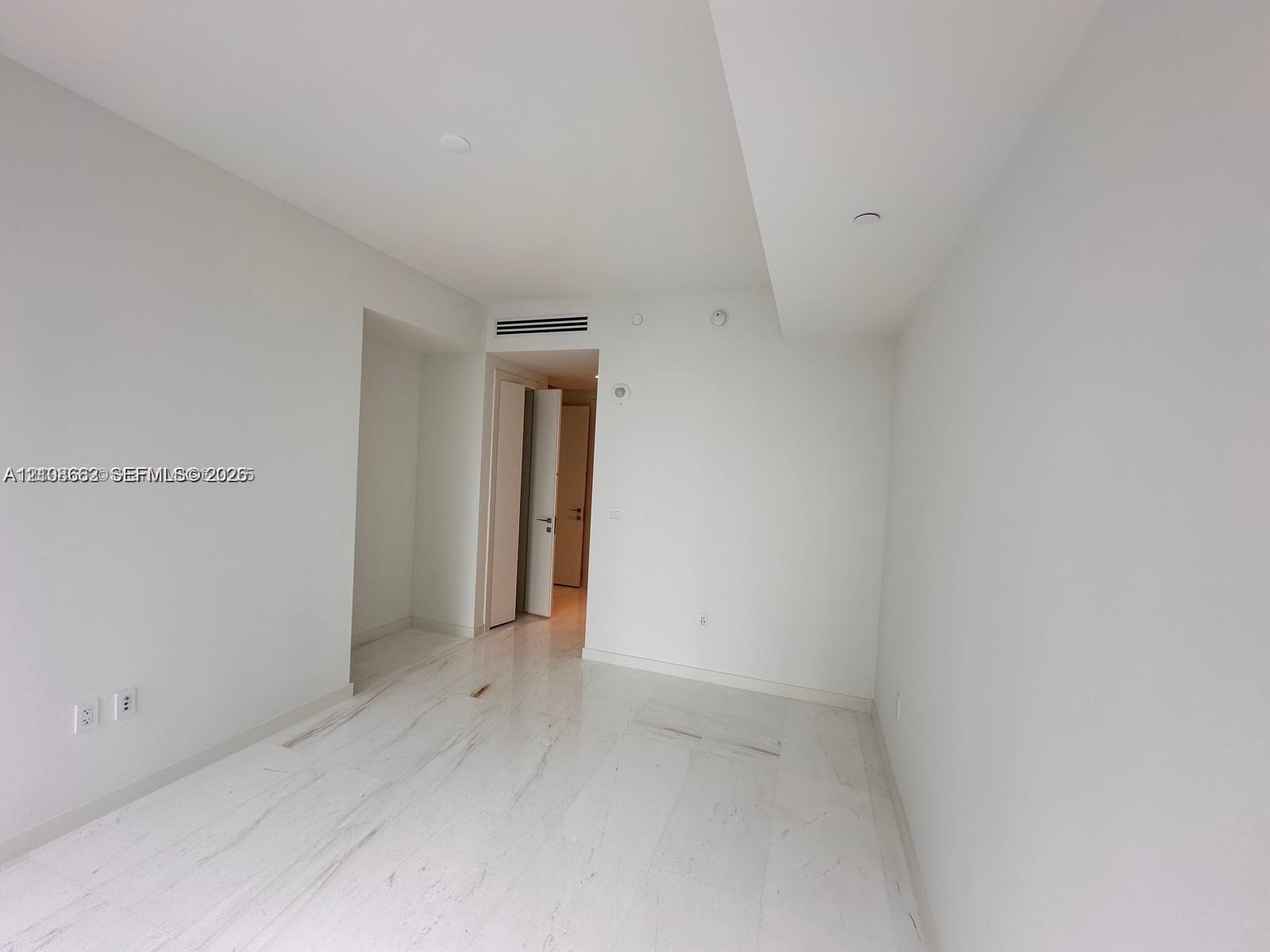300 Biscayne Boulevard 2709w Property Photo 11