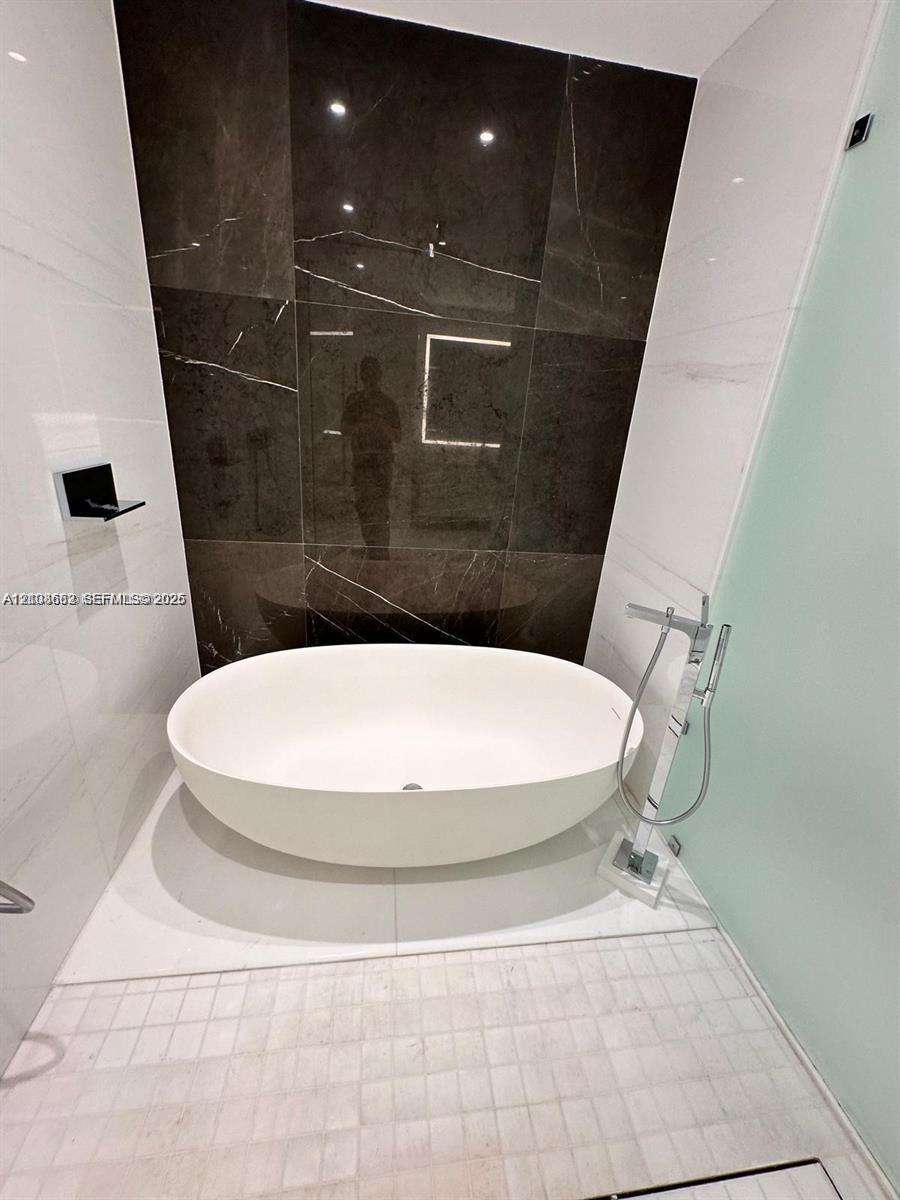 300 Biscayne Boulevard 2709w Property Photo 13