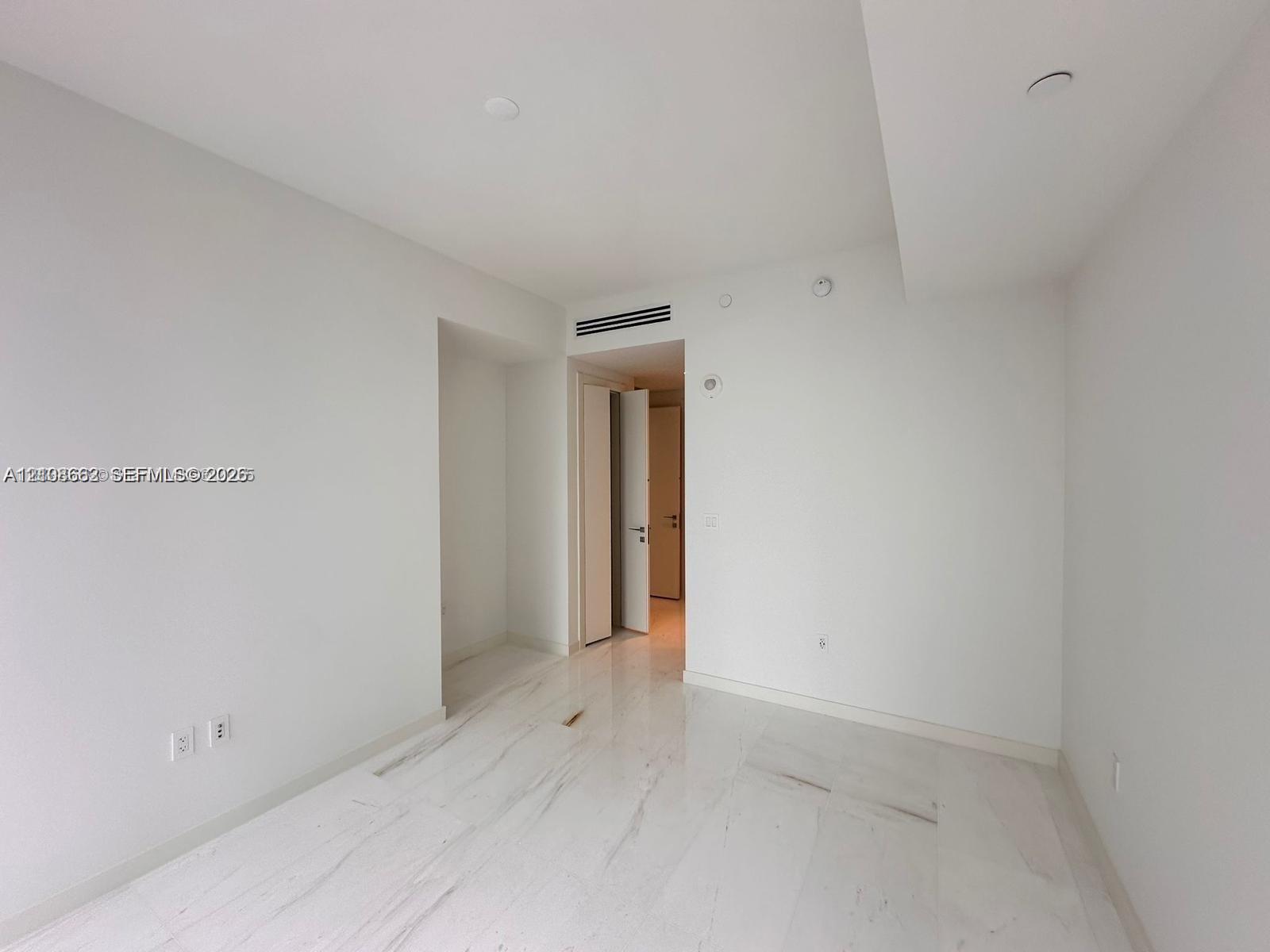 300 Biscayne Boulevard 2709w Property Photo 20