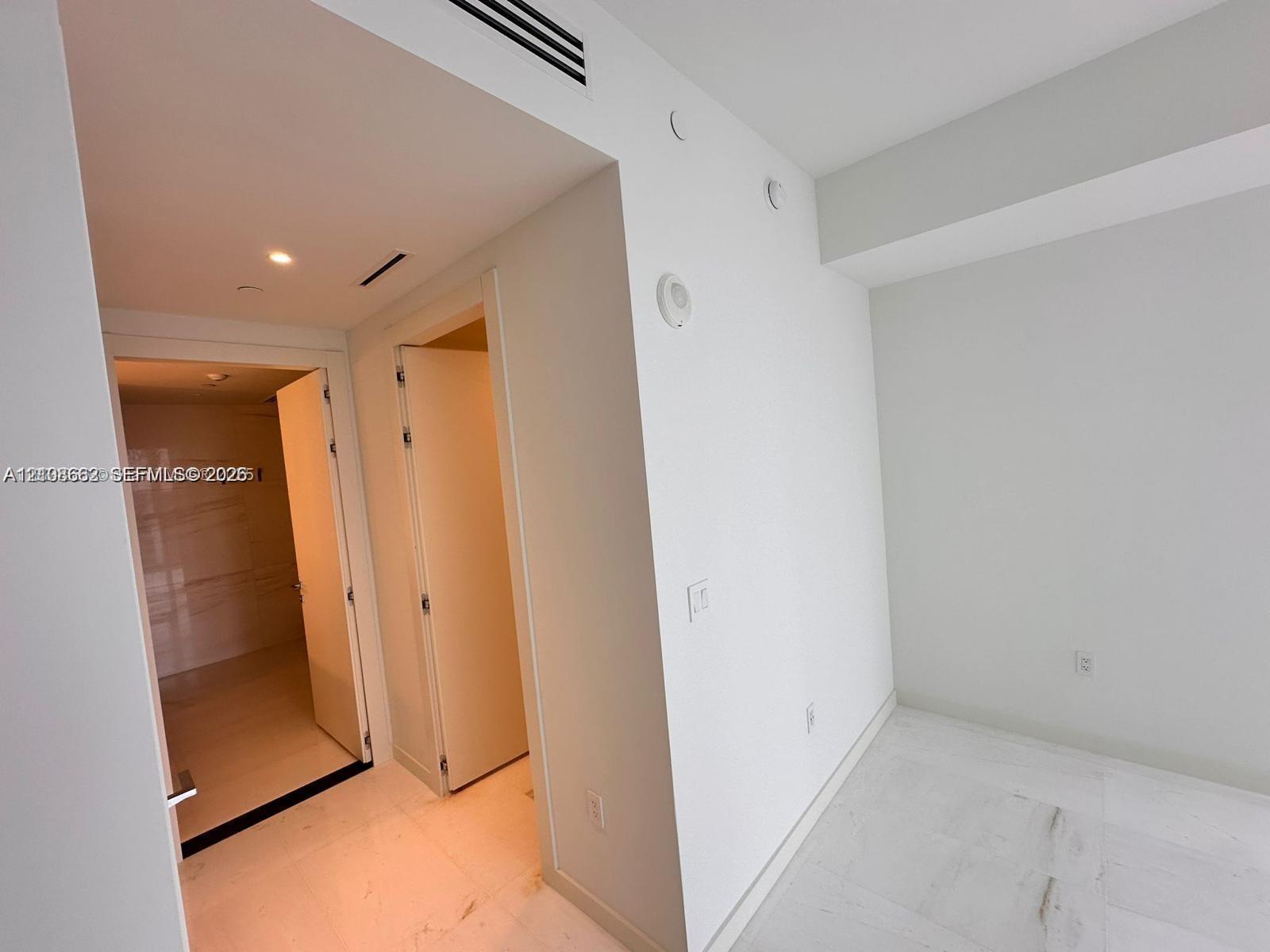 300 Biscayne Boulevard 2709w Property Photo 23