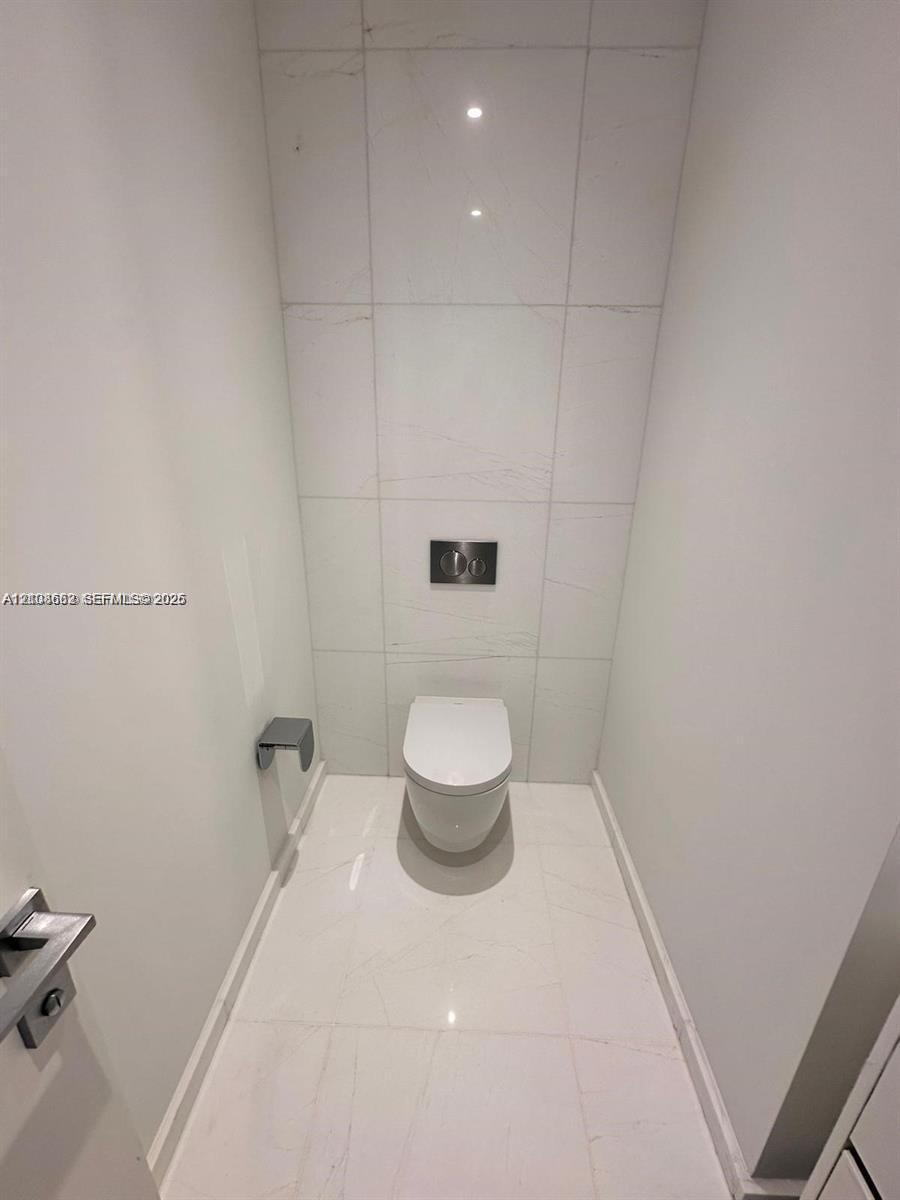 300 Biscayne Boulevard 2709w Property Photo 25