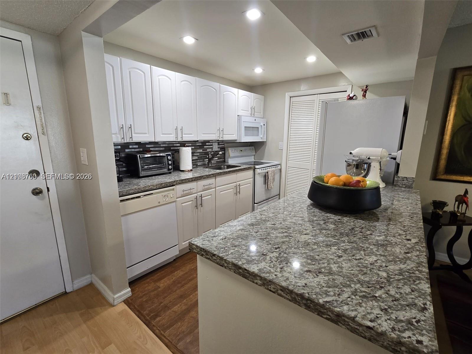 140 Lakeview Drive 111 Property Photo 11