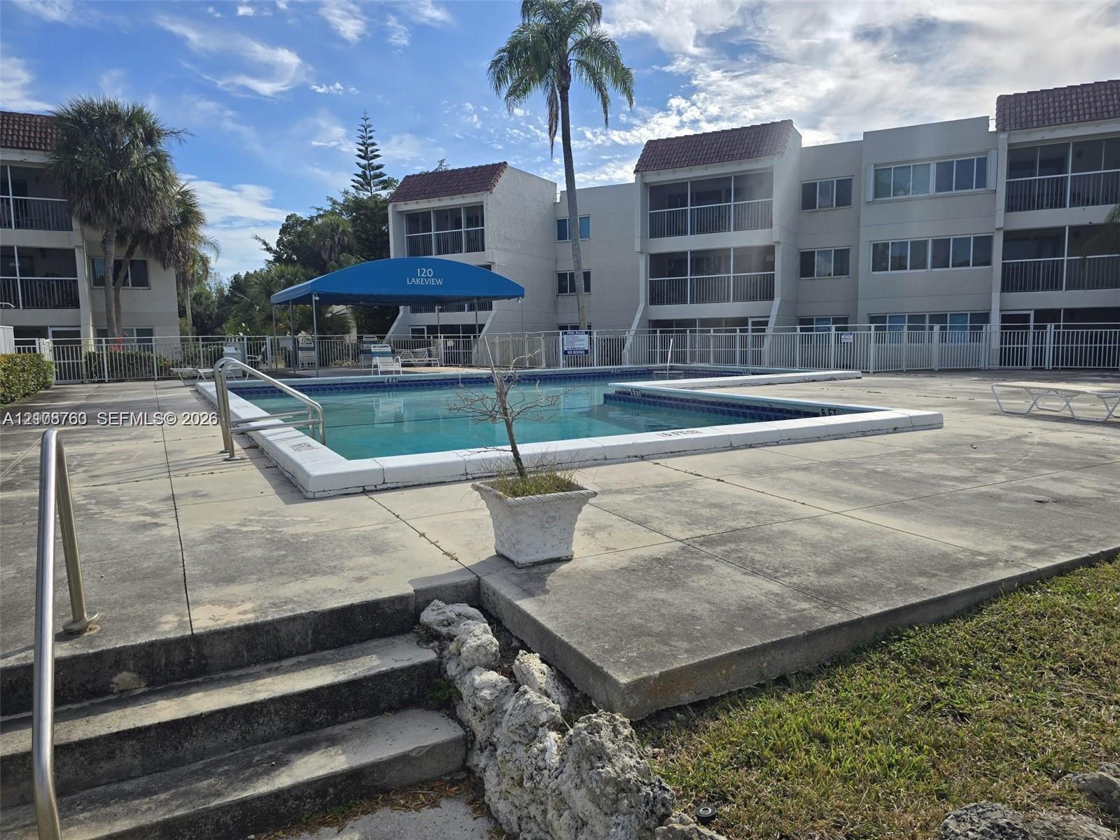 140 Lakeview Drive 111 Property Photo 26