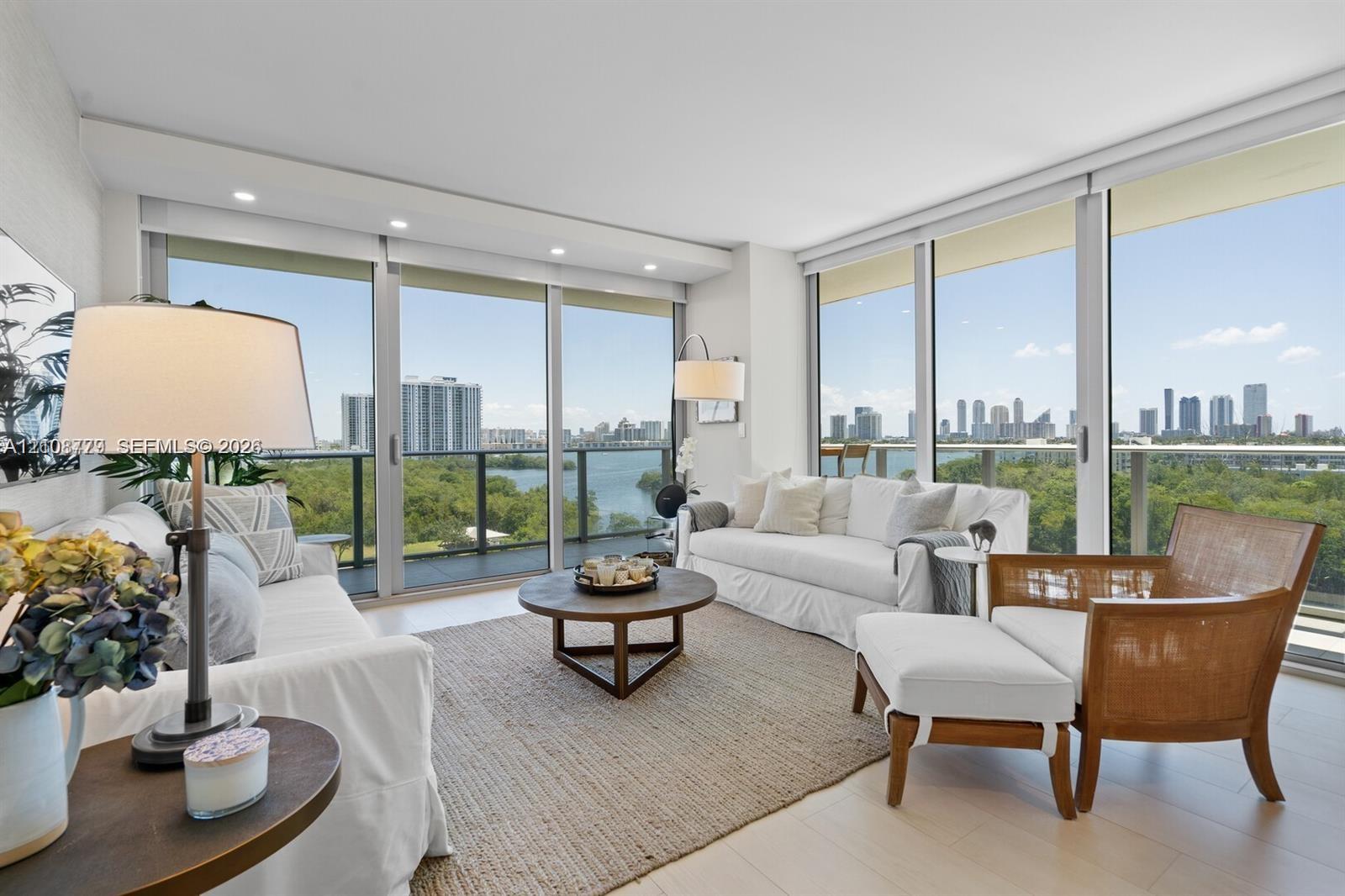 16385 Biscayne Boulevard 807 Property Photo 1
