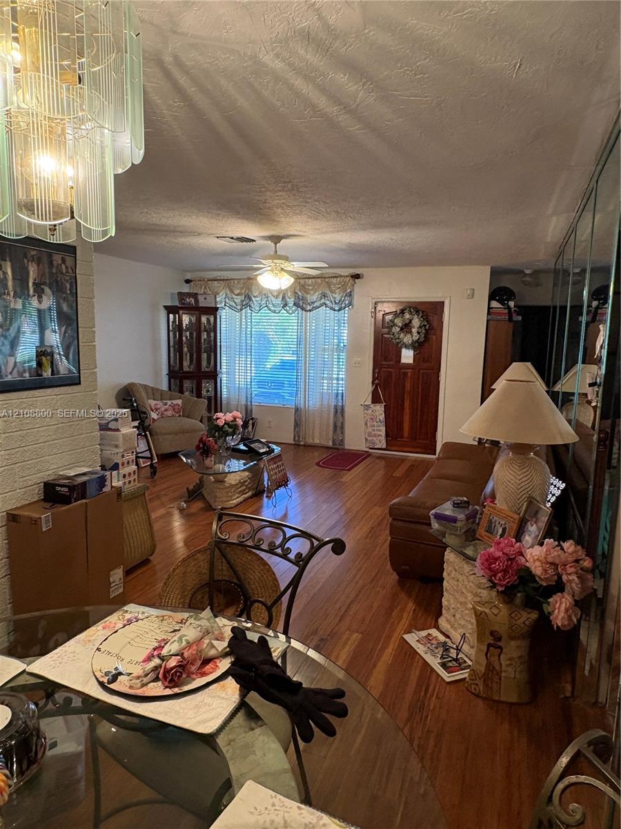 451 Sw 30th Avenue Property Photo 6