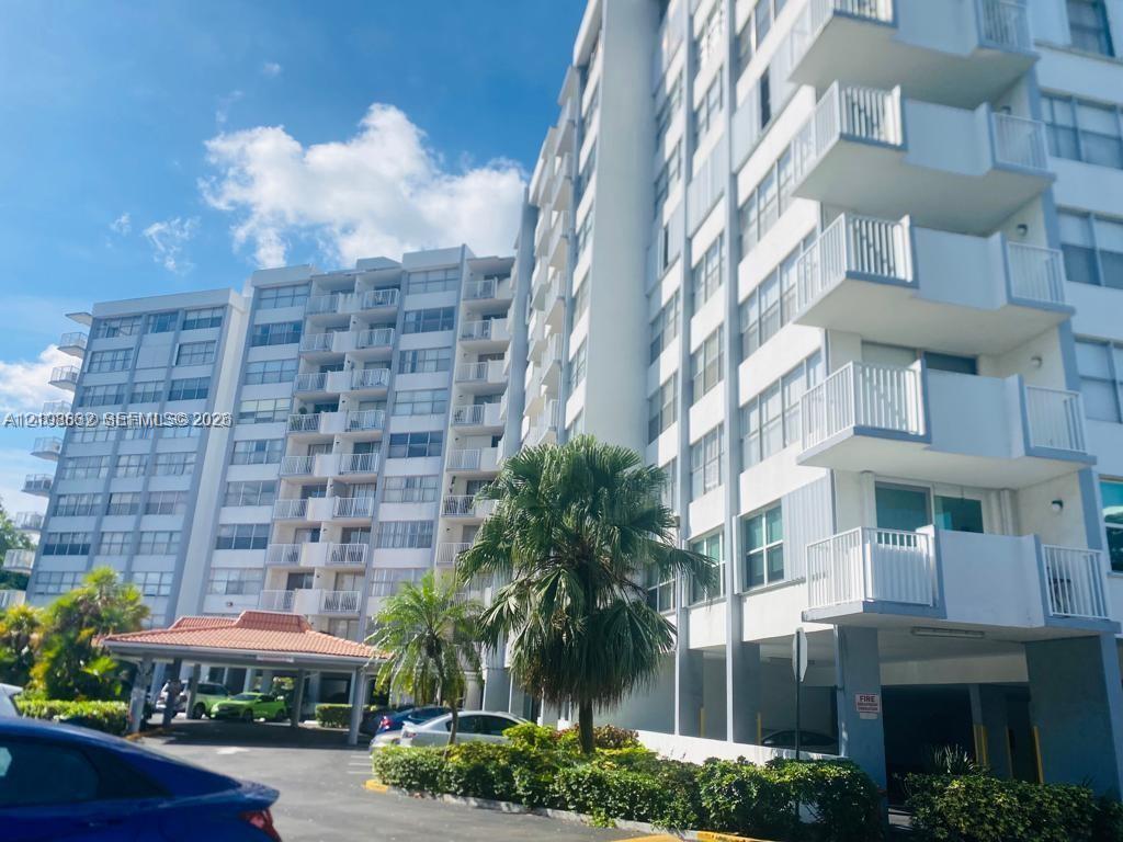 1300 NE Miami Gardens Drive 1018E Property Photo 1