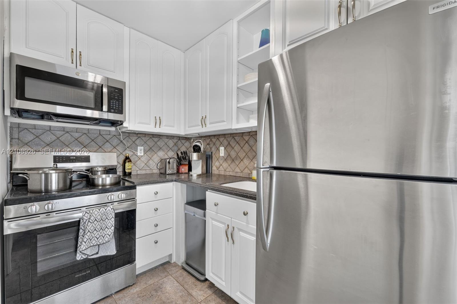 1850 S Ocean Drive 316 Property Photo 6