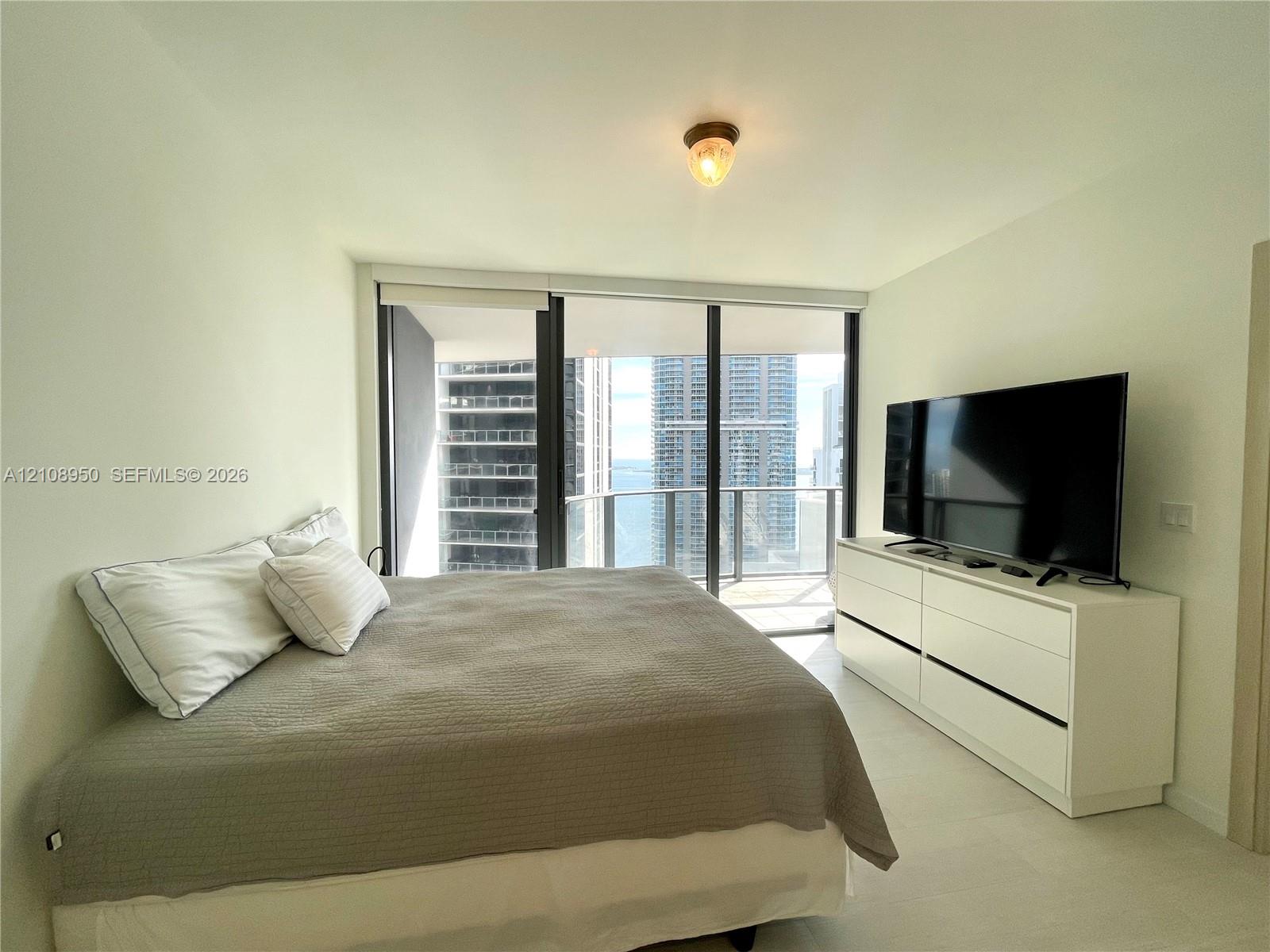 1000 Brickell Plaza 4303 Property Photo 7