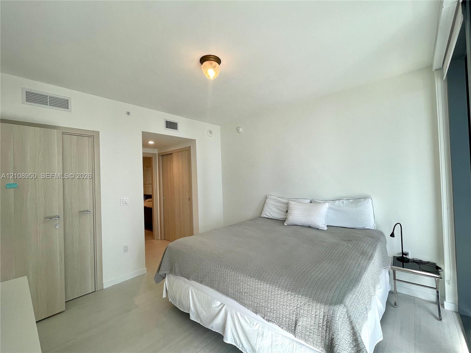 1000 Brickell Plaza 4303 Property Photo 8