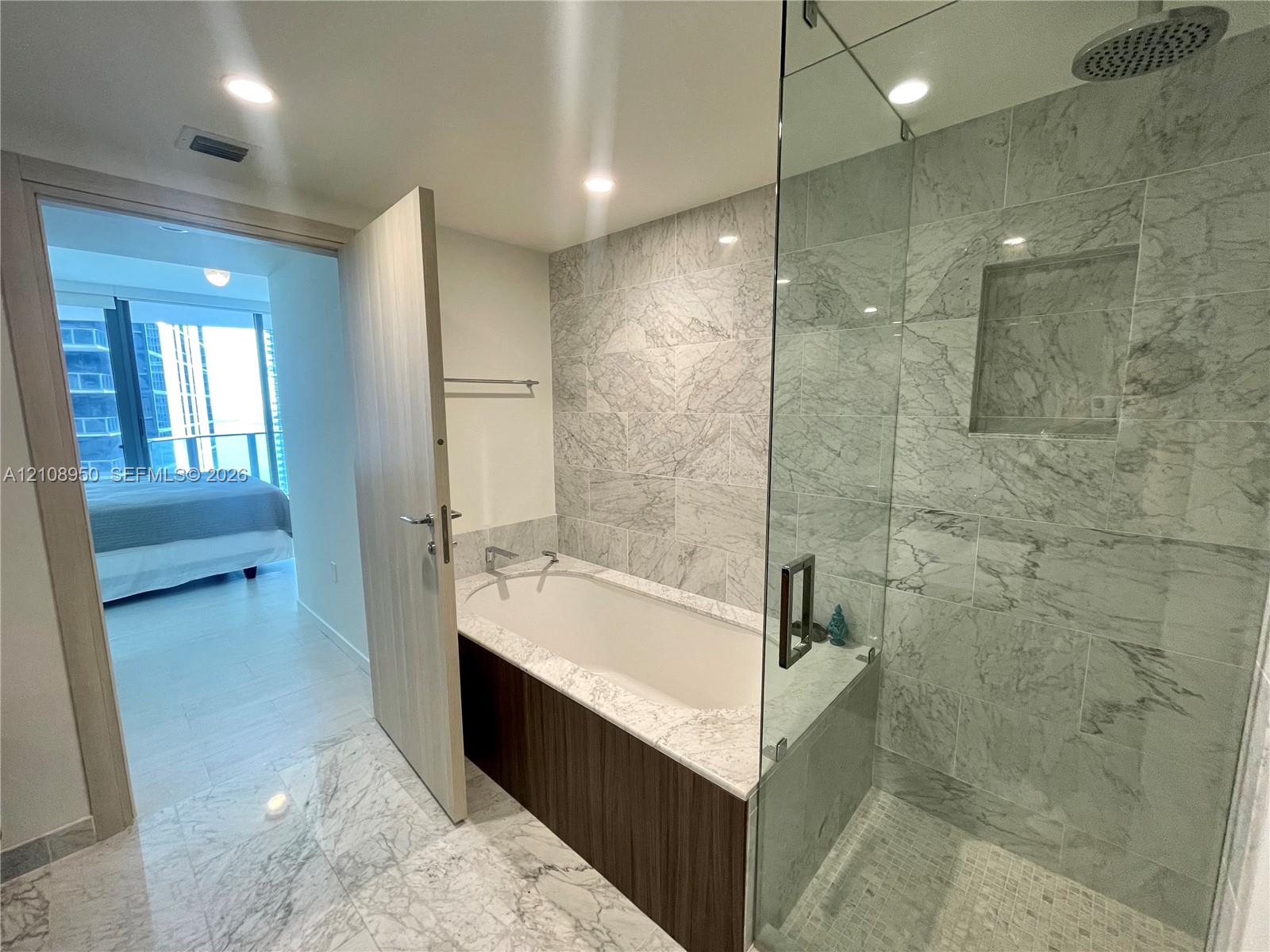 1000 Brickell Plaza 4303 Property Photo 11