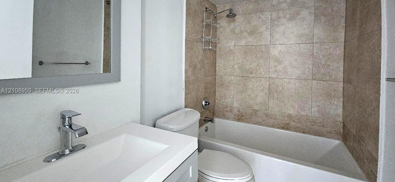 7501 E Treasure Drive 9s Property Photo 23