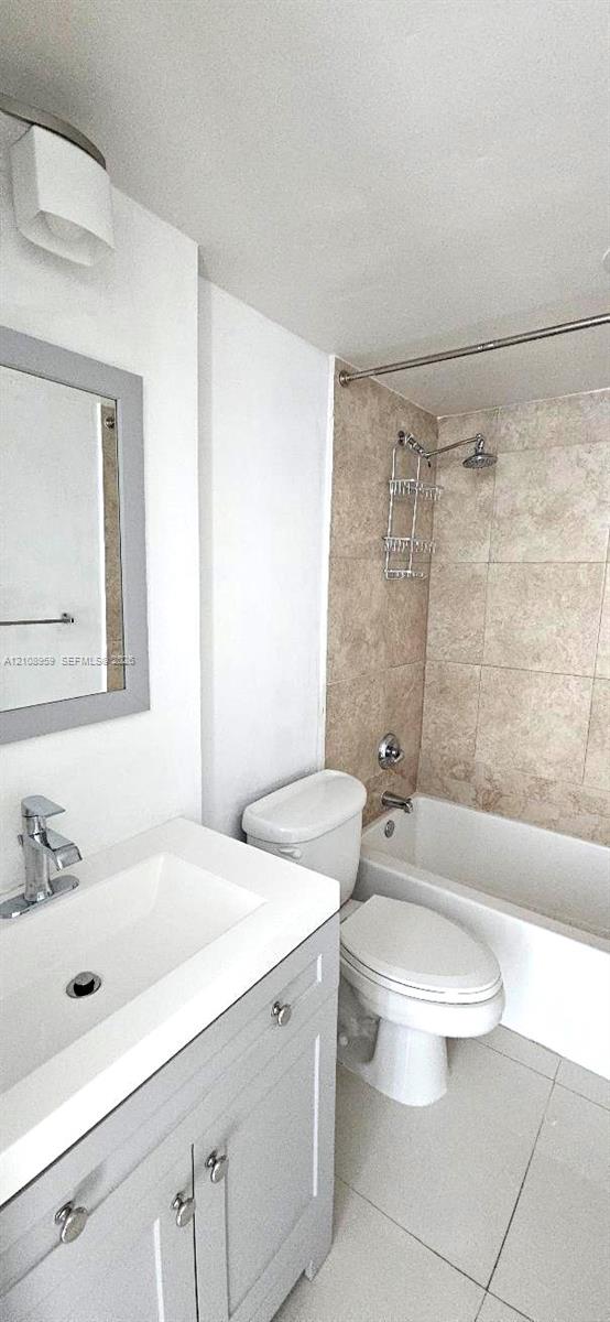 7501 E Treasure Drive 9s Property Photo 24