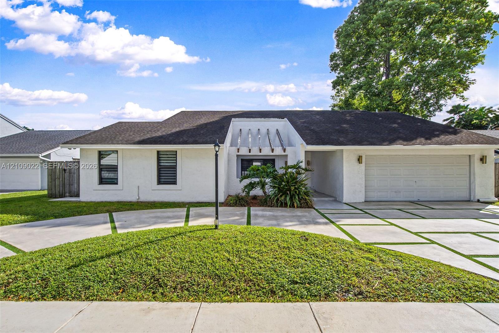 12220 SW 93rd Street Property Photo 1