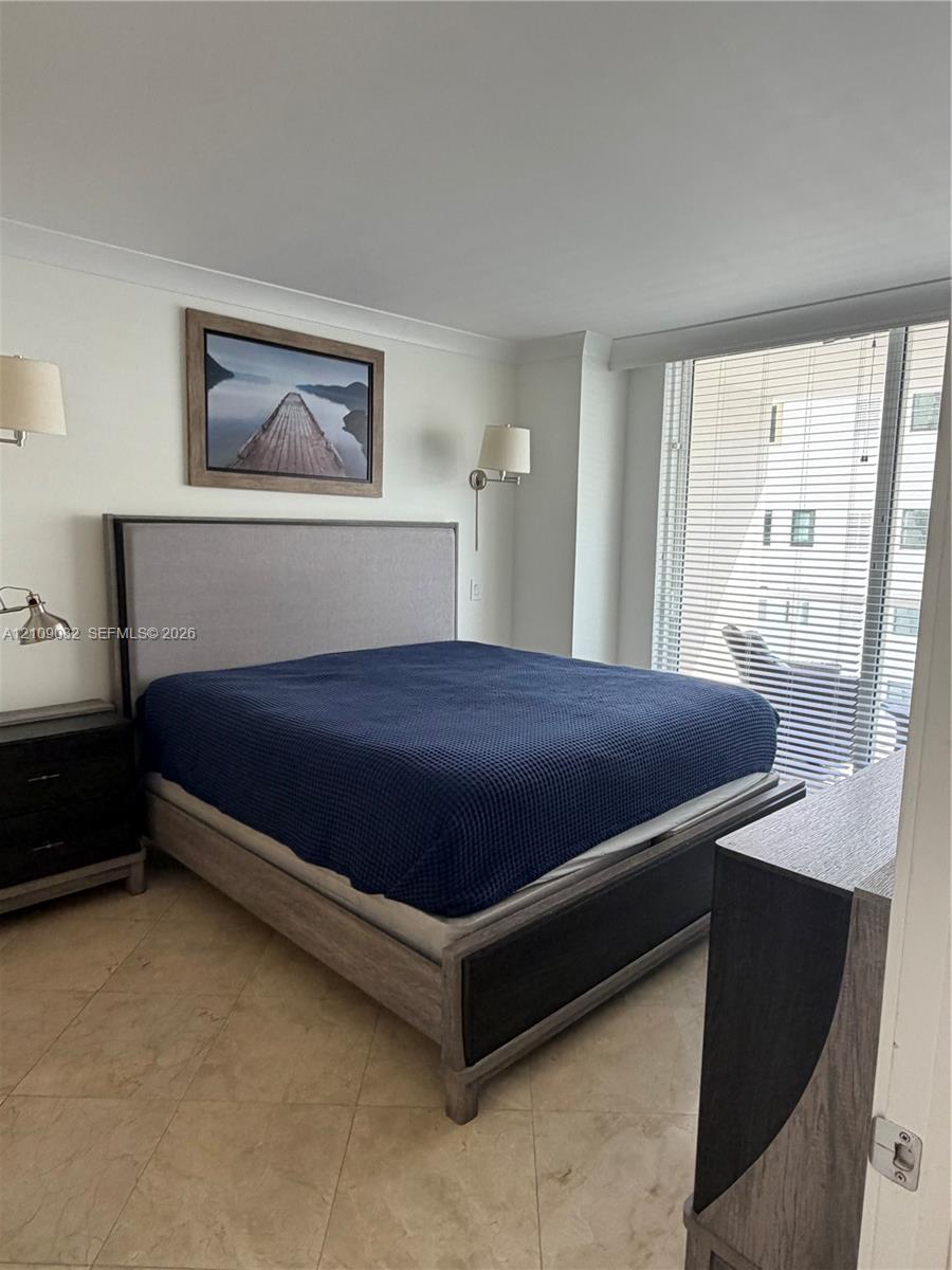 6365 Collins Avenue 906 Property Photo 11