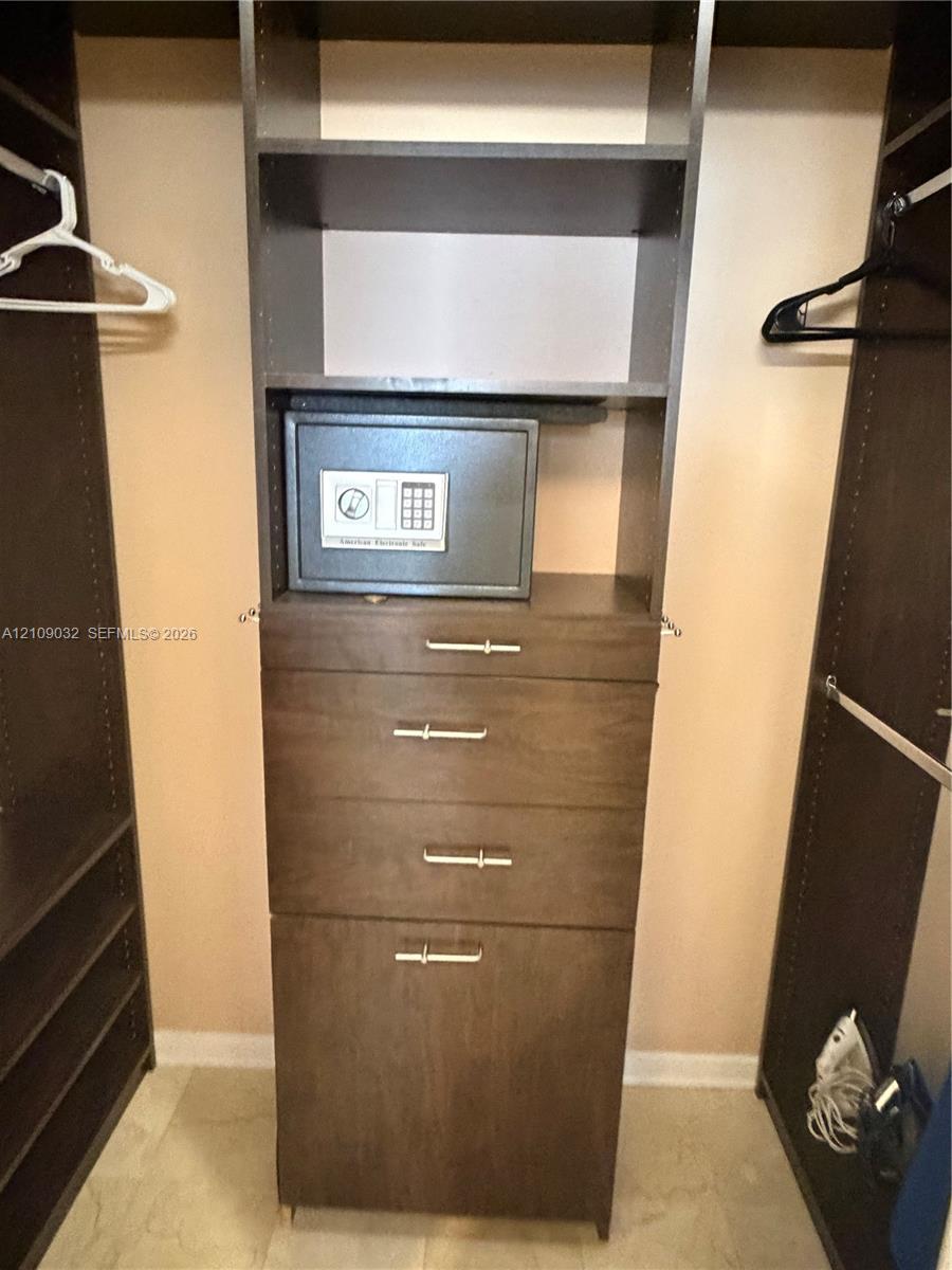 6365 Collins Avenue 906 Property Photo 15