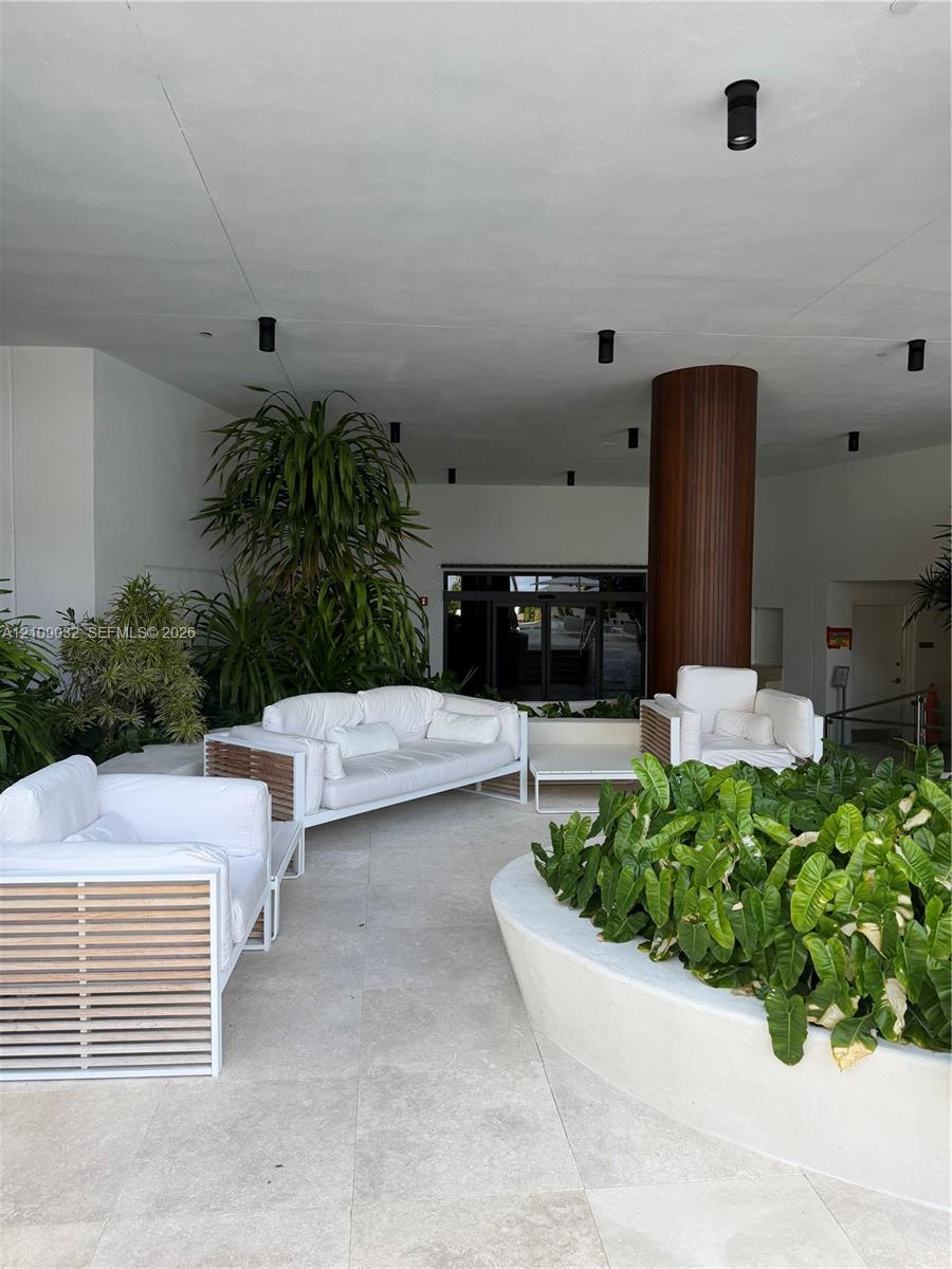 6365 Collins Avenue 906 Property Photo 18