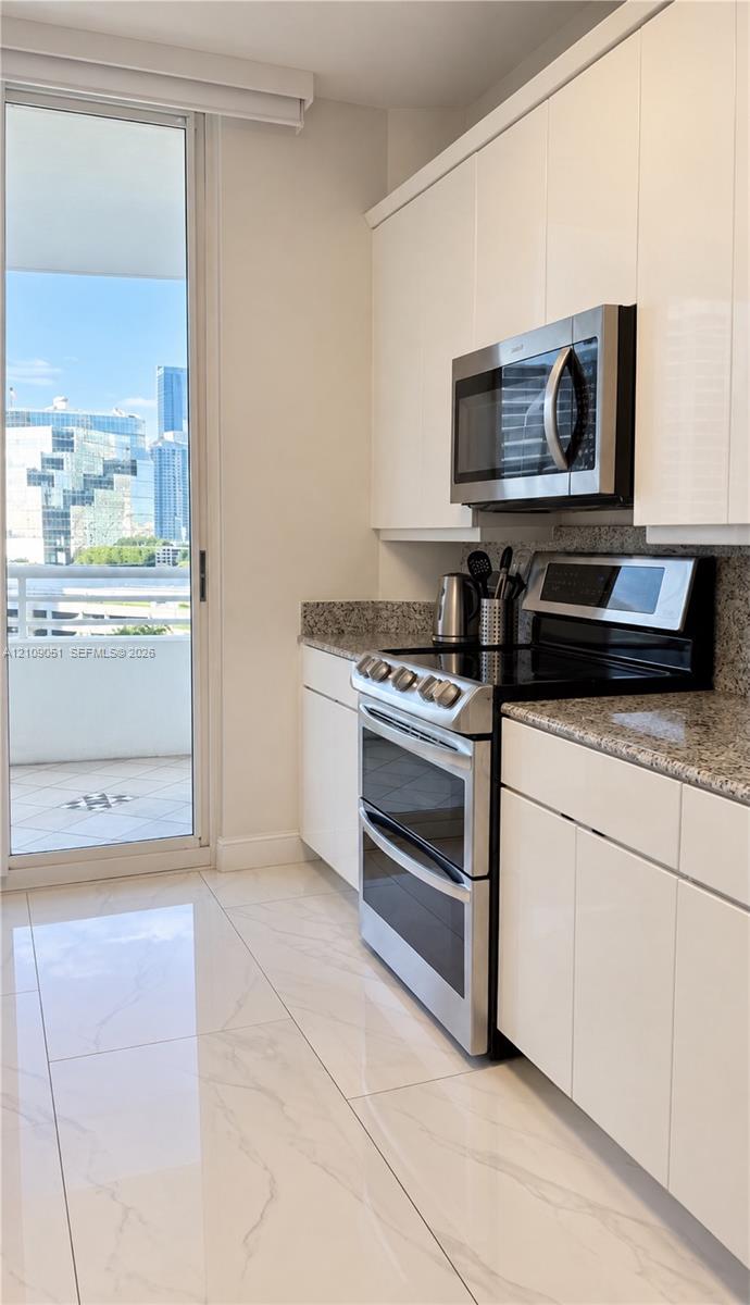 888 Brickell Key Drive 903 Property Photo 7