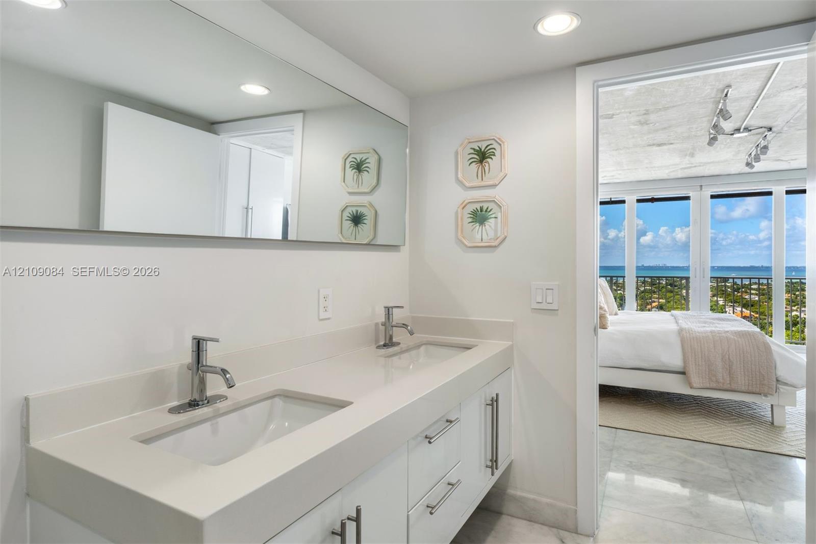881 Ocean Drive 23c Property Photo 14