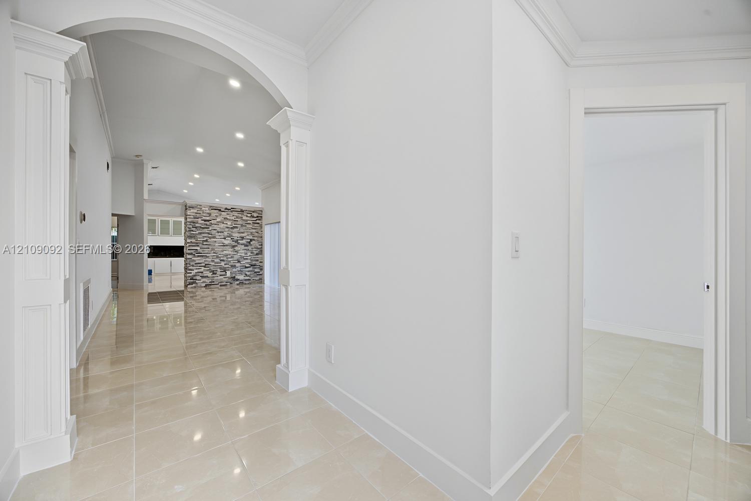 A12109092 Property Photo 6