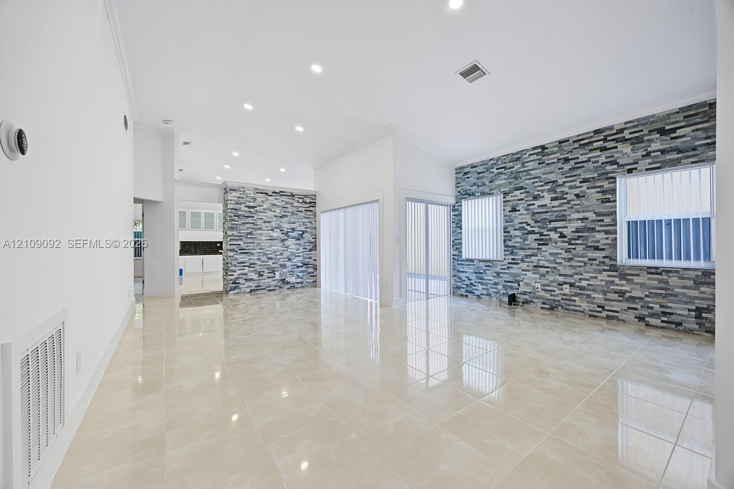 A12109092 Property Photo 13