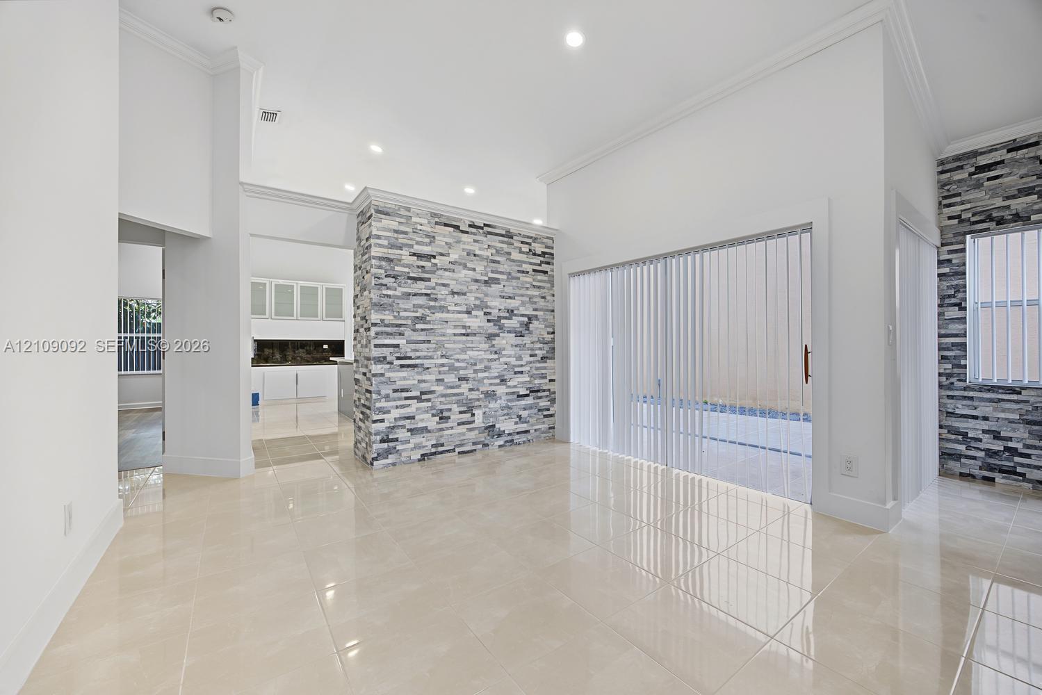 A12109092 Property Photo 14