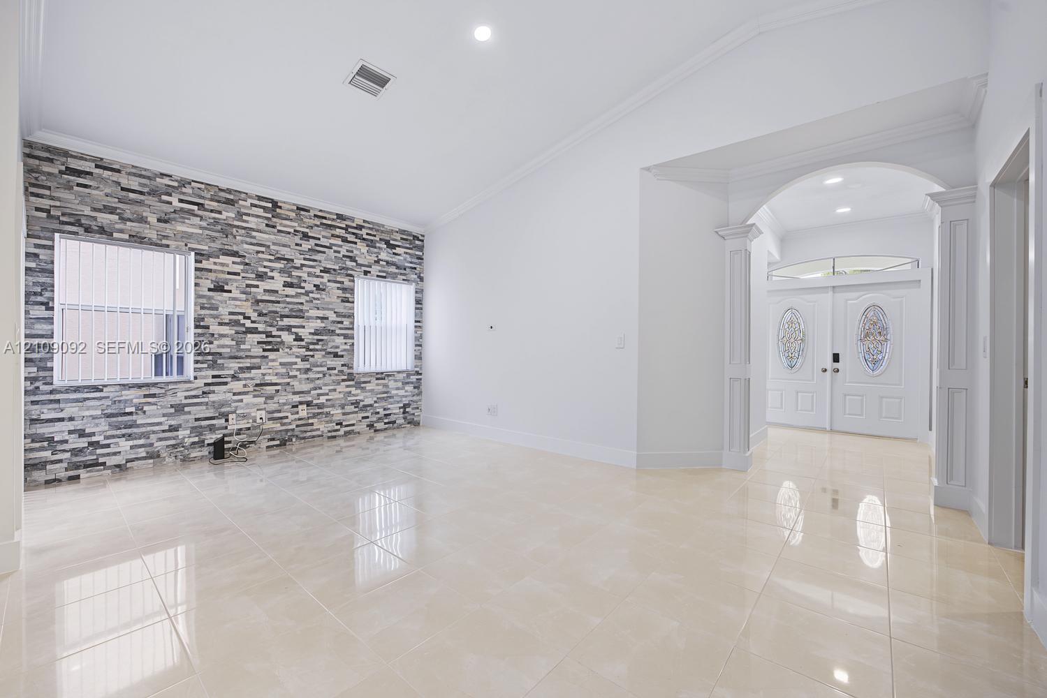 A12109092 Property Photo 15
