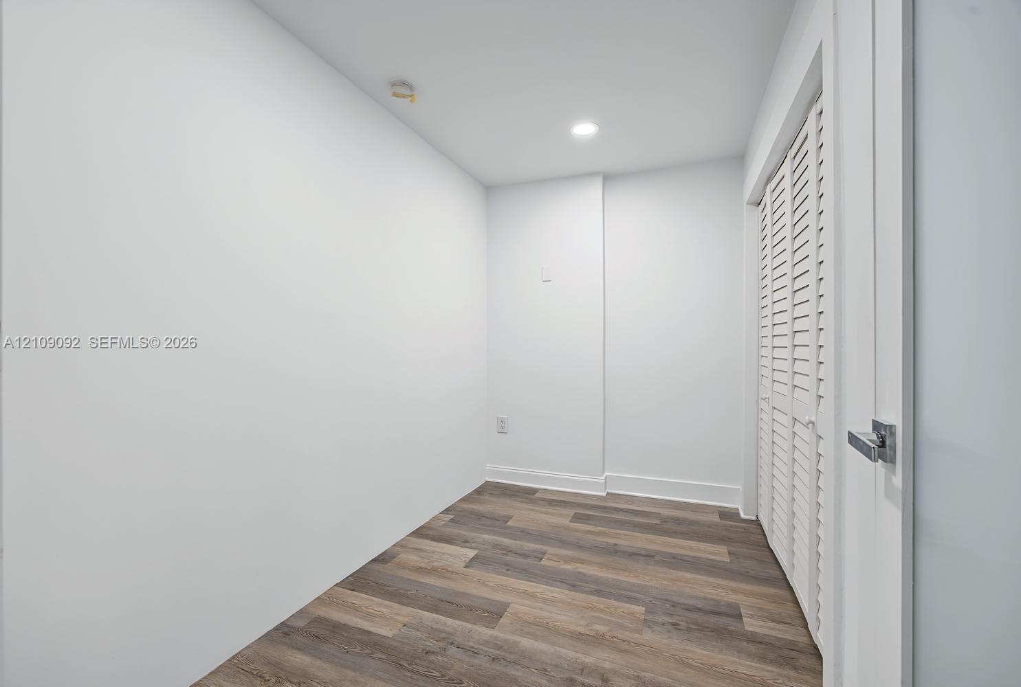 A12109092 Property Photo 17