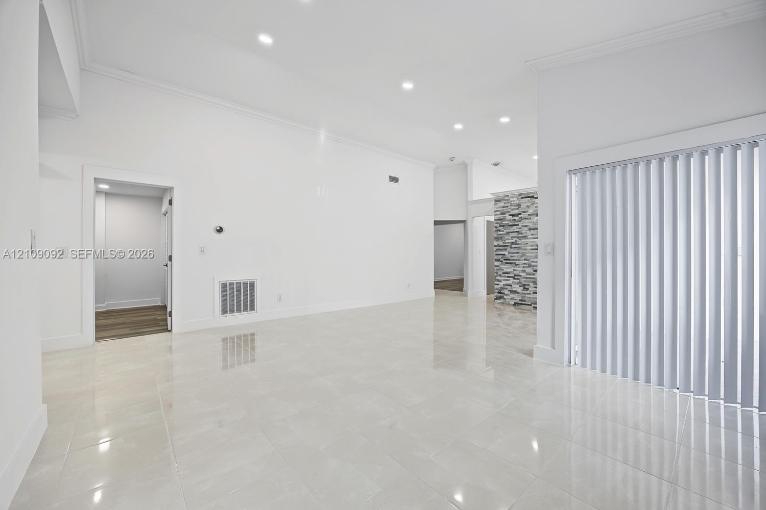 A12109092 Property Photo 18