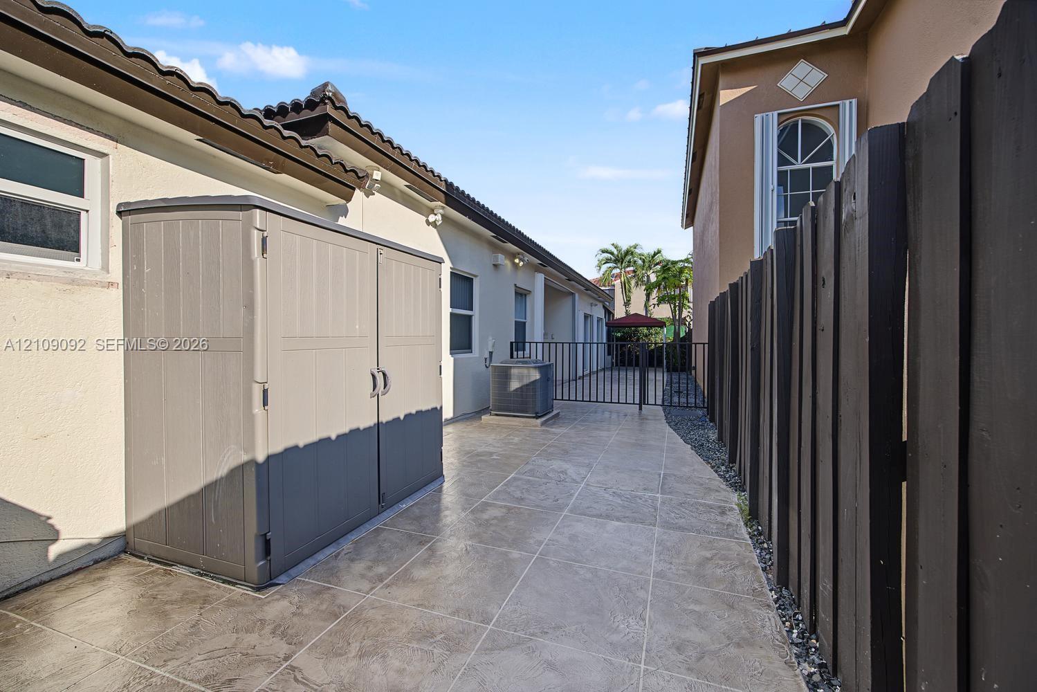 A12109092 Property Photo 34
