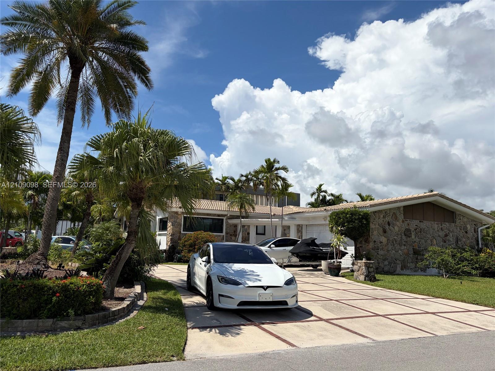 600 Hibiscus Drive Property Photo 1
