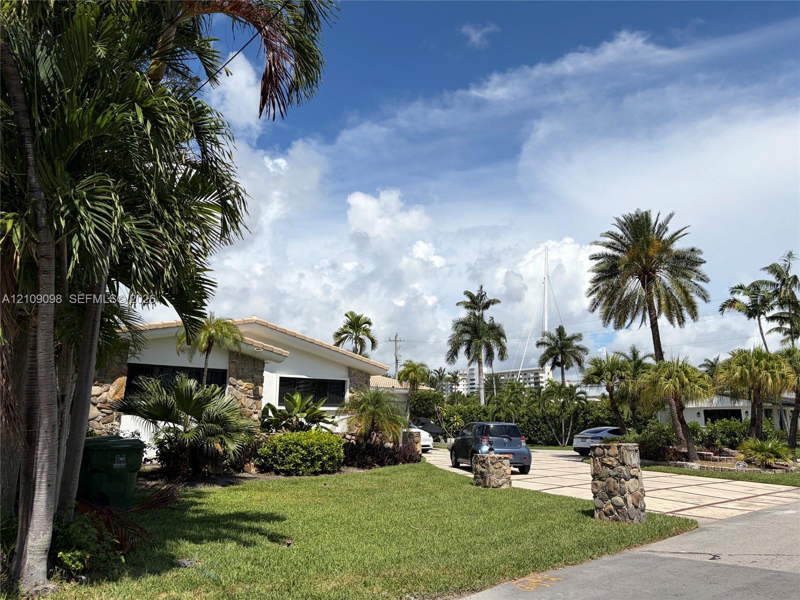 600 Hibiscus Drive Property Photo 2