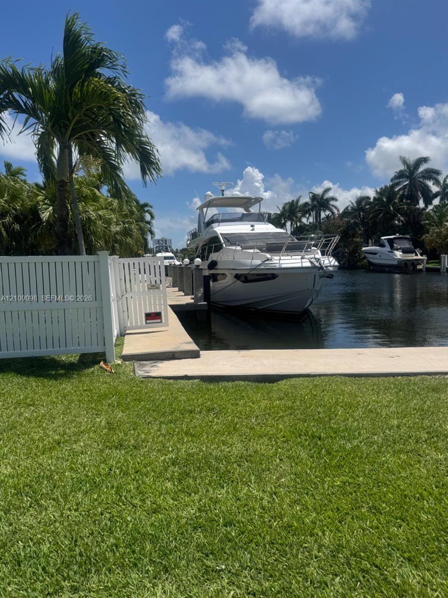 600 Hibiscus Drive Property Photo 4