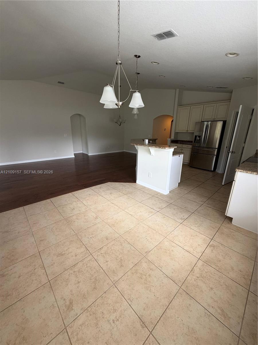 10930 Inside Loop Property Photo 15