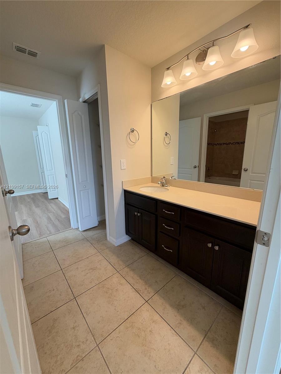 10930 Inside Loop Property Photo 29
