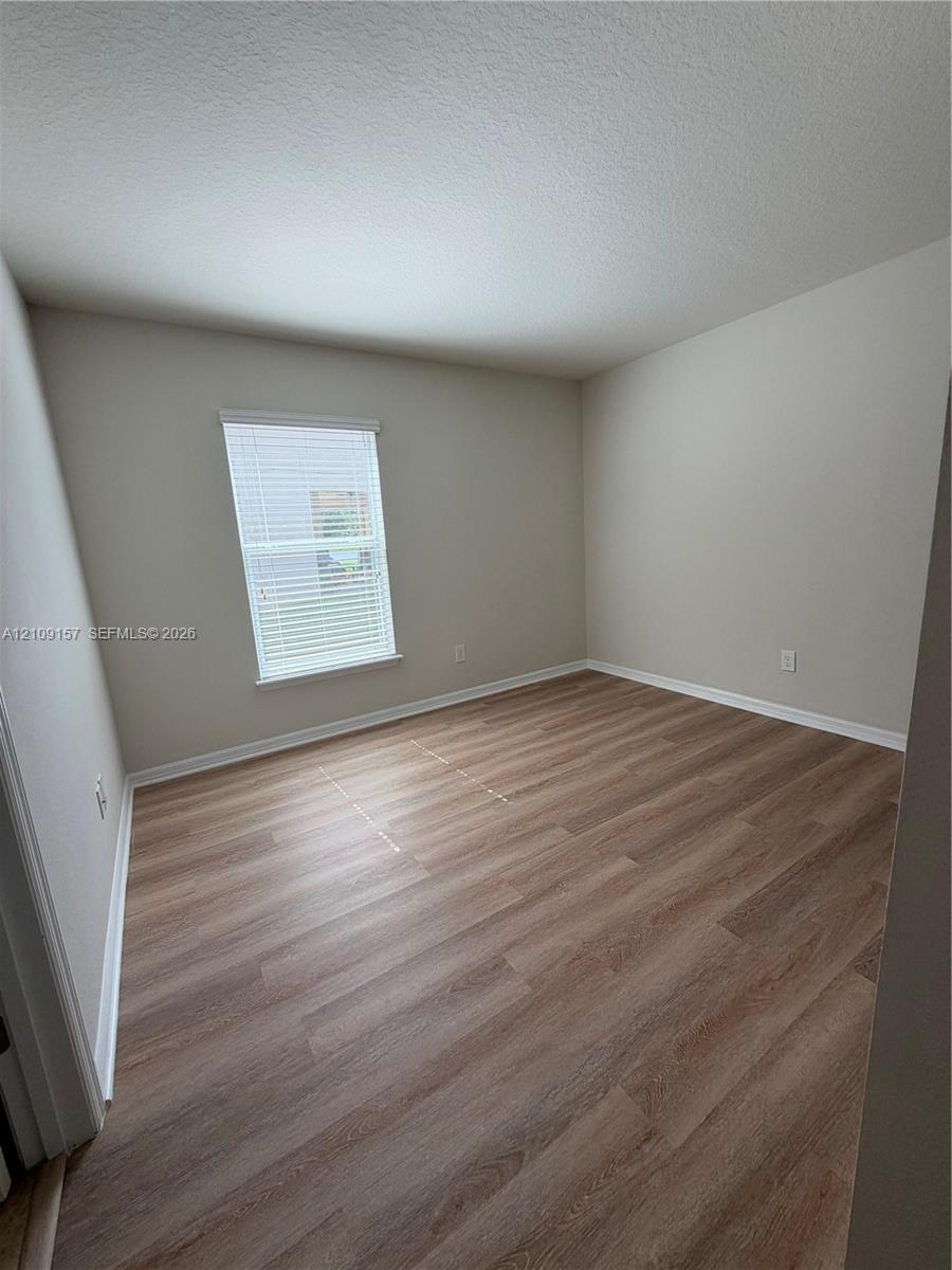 10930 Inside Loop Property Photo 32