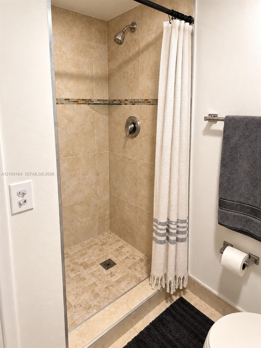 3285 Foxcroft Road E206 Property Photo 12