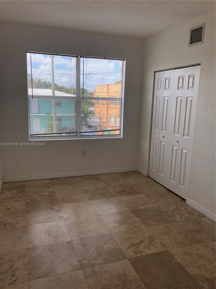 953 Sw 10th Street 4 Property Photo 5