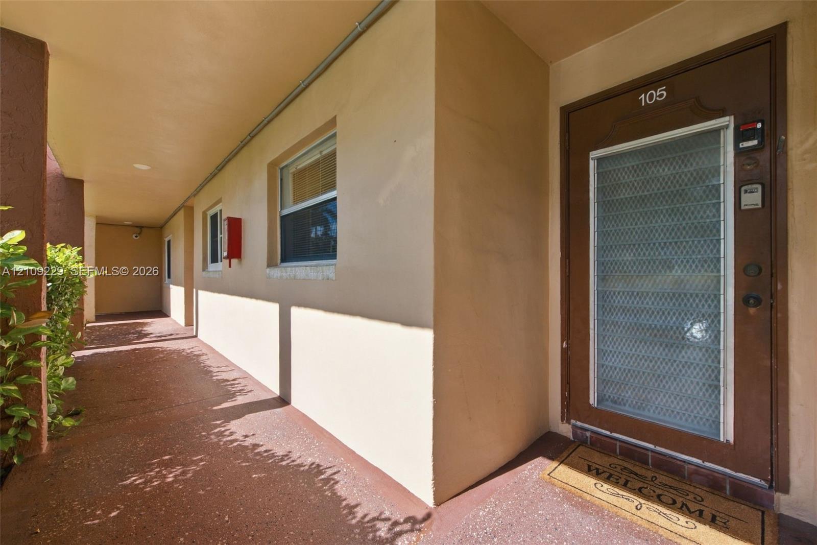9301 Sunrise Lakes Boulevard 105 Property Photo 3