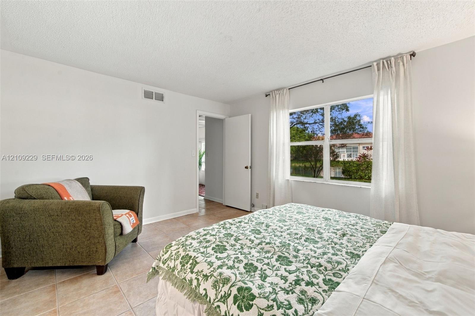 9301 Sunrise Lakes Boulevard 105 Property Photo 27