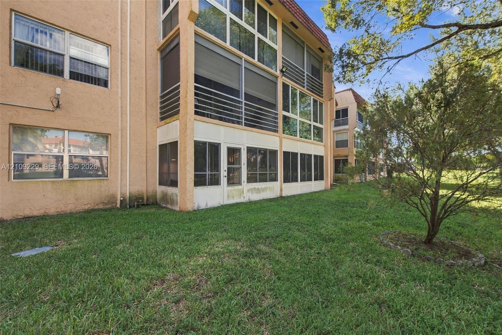 9301 Sunrise Lakes Boulevard 105 Property Photo 45