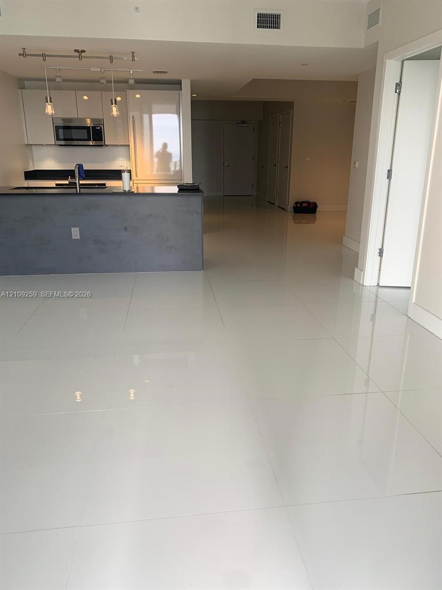 1010 Brickell Avenue 3704 Property Photo 12