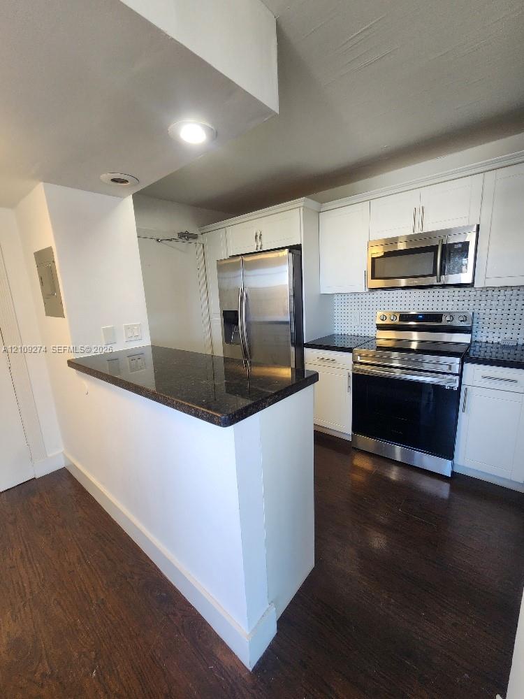 2016 Bay Drive 304 Property Photo 4